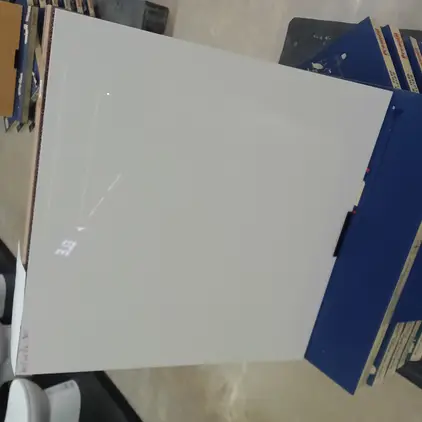 กระเบื้อง 60 x 60 ซม. คาร์เนชั่น ขาว ขัดเงา WHITE BOX