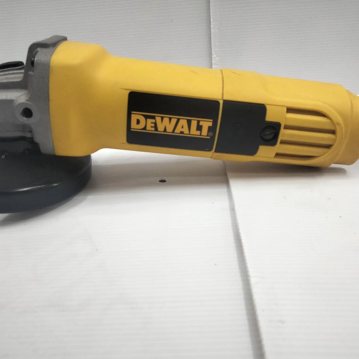 เครื่องเจียร งานหนัก 4 นิ้ว 100 มม. DW810B-B1 DEWALL