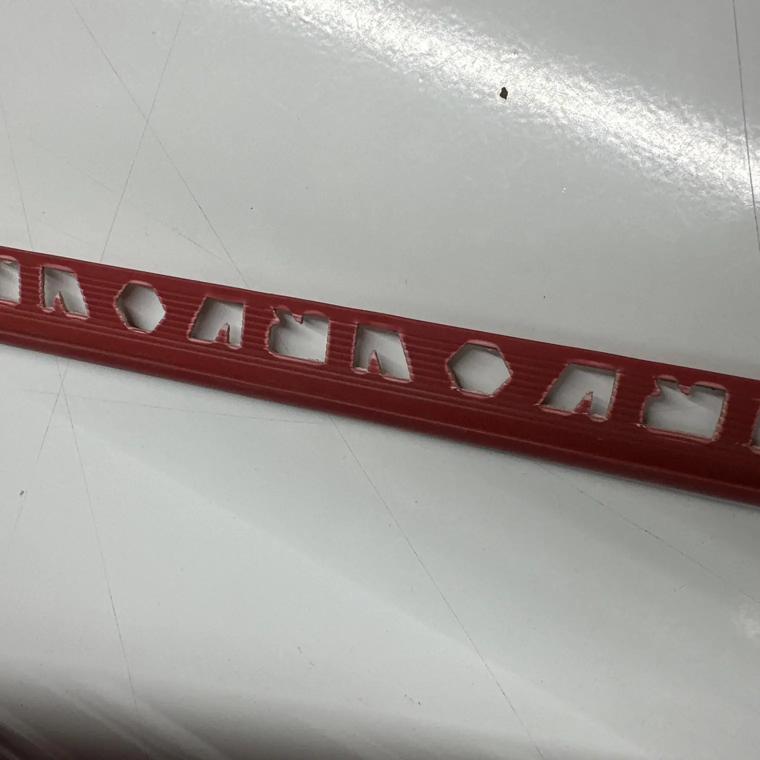 คิ้ว PVC รุ่น #301 สีแดง VRV