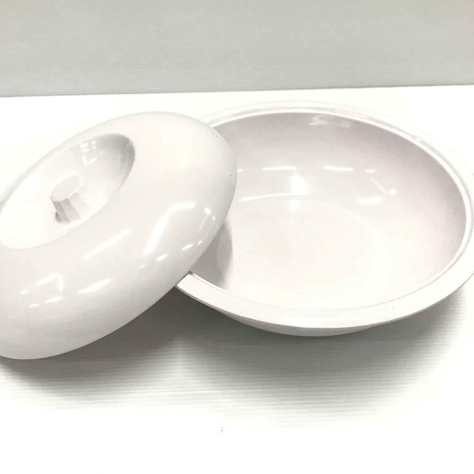 โถข้าวพร้อมฝา 10 นิ้ว BL6067-10 สีขาว Melamine