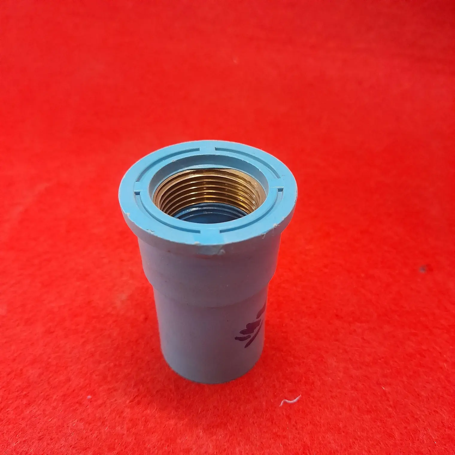 ข้อต่อตรงเกลียวใน PVC ทองเหลือง 3/4 นิ้ว SCG