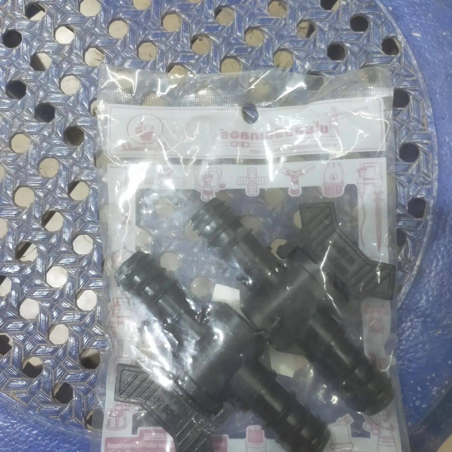 วาล์วเกษตร หางปลา สวมท่อ PE 20 x 20 มม. P*2 (100/ถ. 500/ก.) 380-20 KANOK