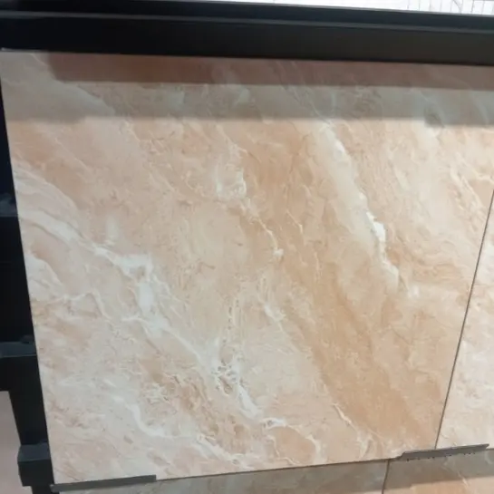 กระเบื้อง 40 x 40 ซม. ผิวมัน ไชยสายหมอก-เบจ(A) ไชโย