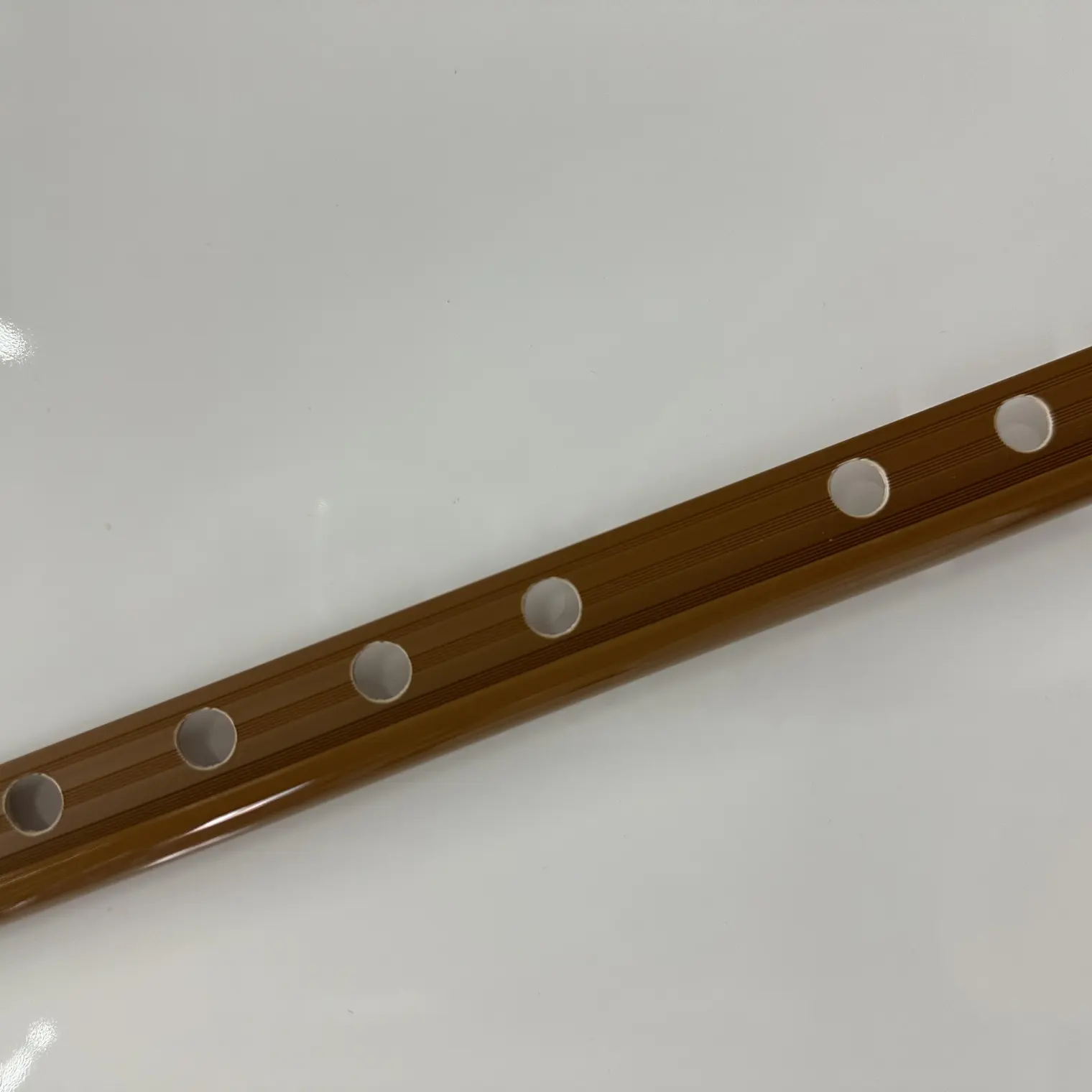 คิ้วกระเบื้อง PVC 8 มม. รุ่น LTF-802066 สีน้ำตาลทอง PPS