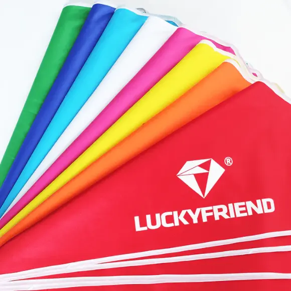 ผ้าใบ 2x2 สีแดง LUCKYFRIEND